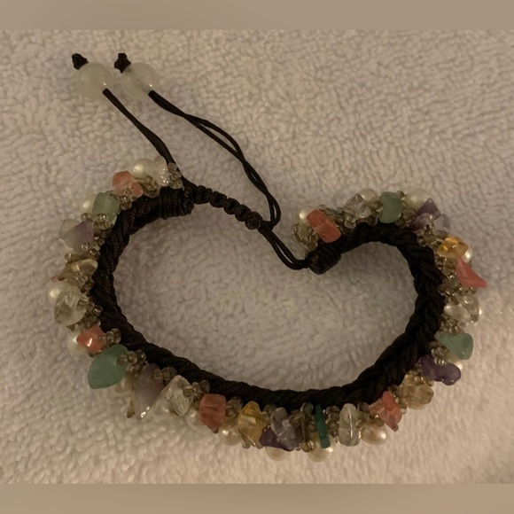 #J901 - Pearl & Multi-Stone (Aventurine, Jade, Amethyst, Rose Quartz) Bracelet - Picture 5 of 8